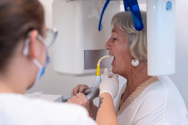 Best Holiday Emergency Dentist in Crest Hl, IL